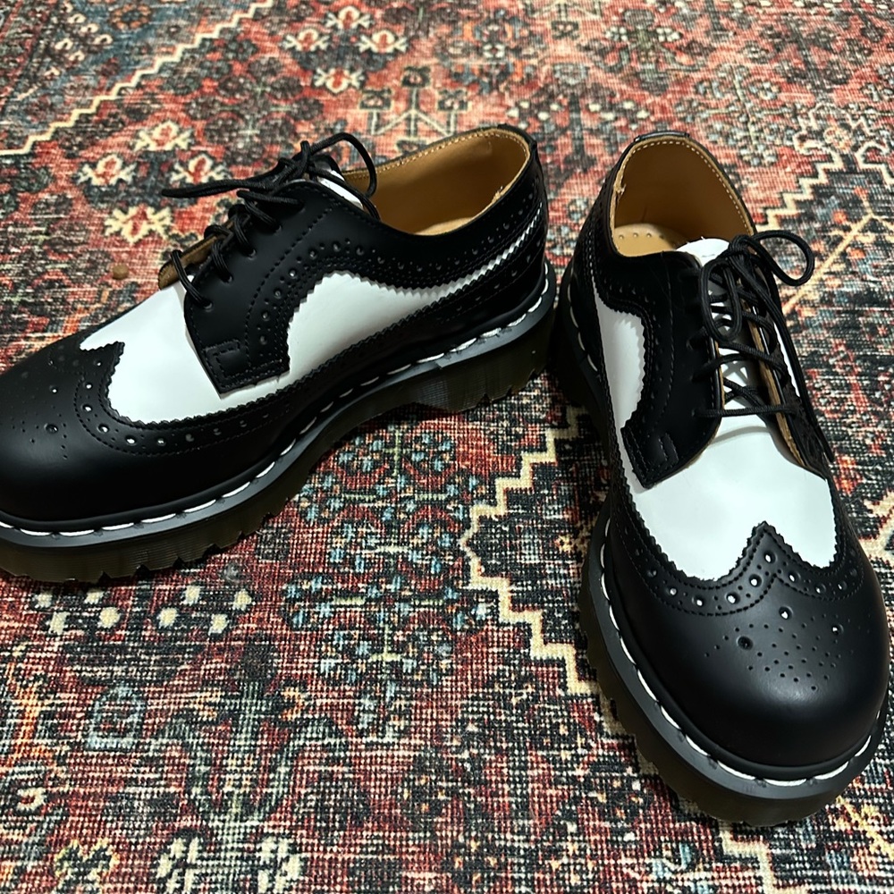 Dr Martens 3989 Bex Black and White size 6
